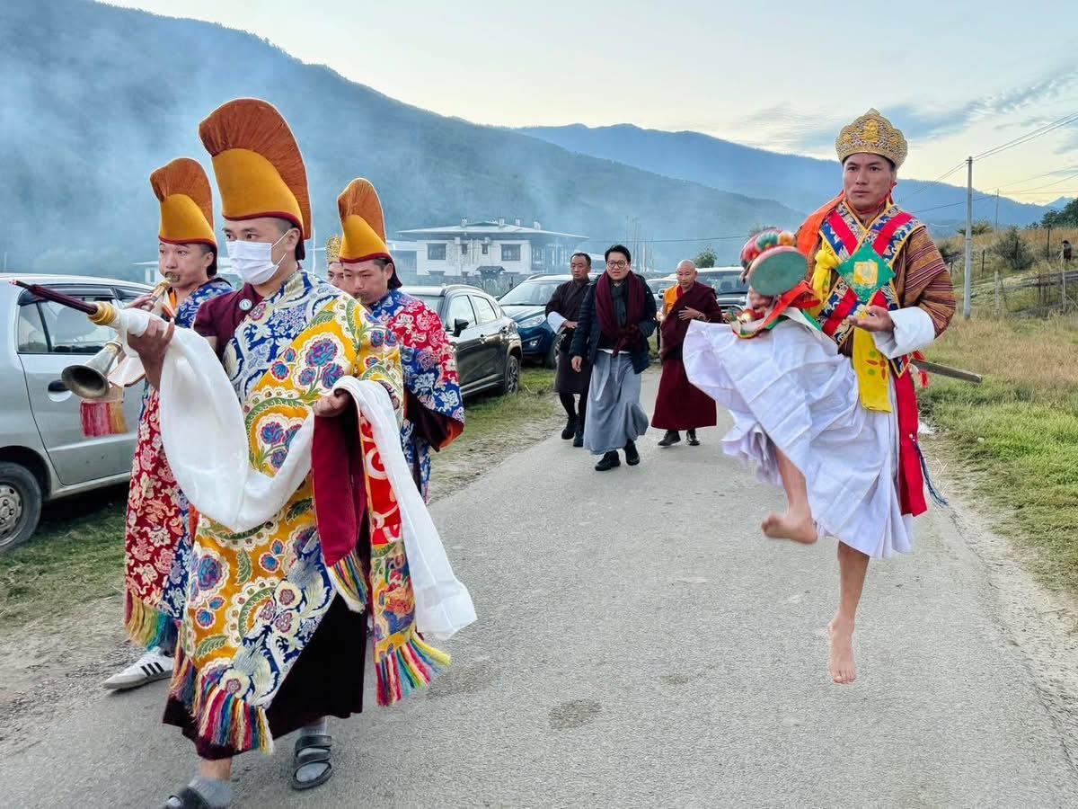 Dungsey Garab Dorje Rinpoche received in a village in eastern Bhutan